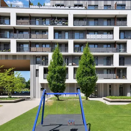Appartamento Modern In Petrzalka With Parking And Wi-fi Bratislava