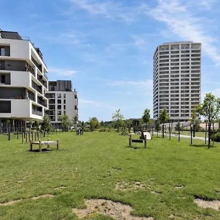 Appartamento Modern In Petrzalka With Parking And Wi-fi *